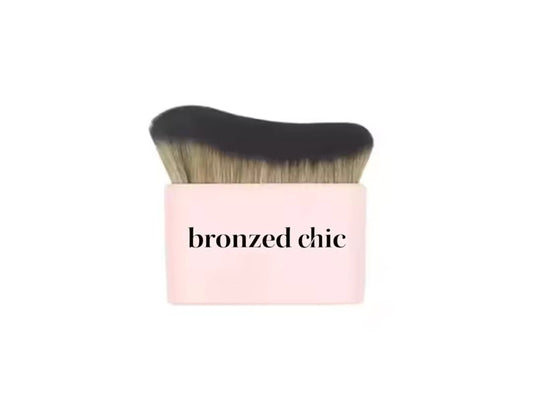 Bronzed Chic Kabuki Blending Brush